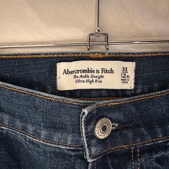 Abercrombie Curve Love Tall Ankle Jeans Medium Wash - Picture 7 of 8